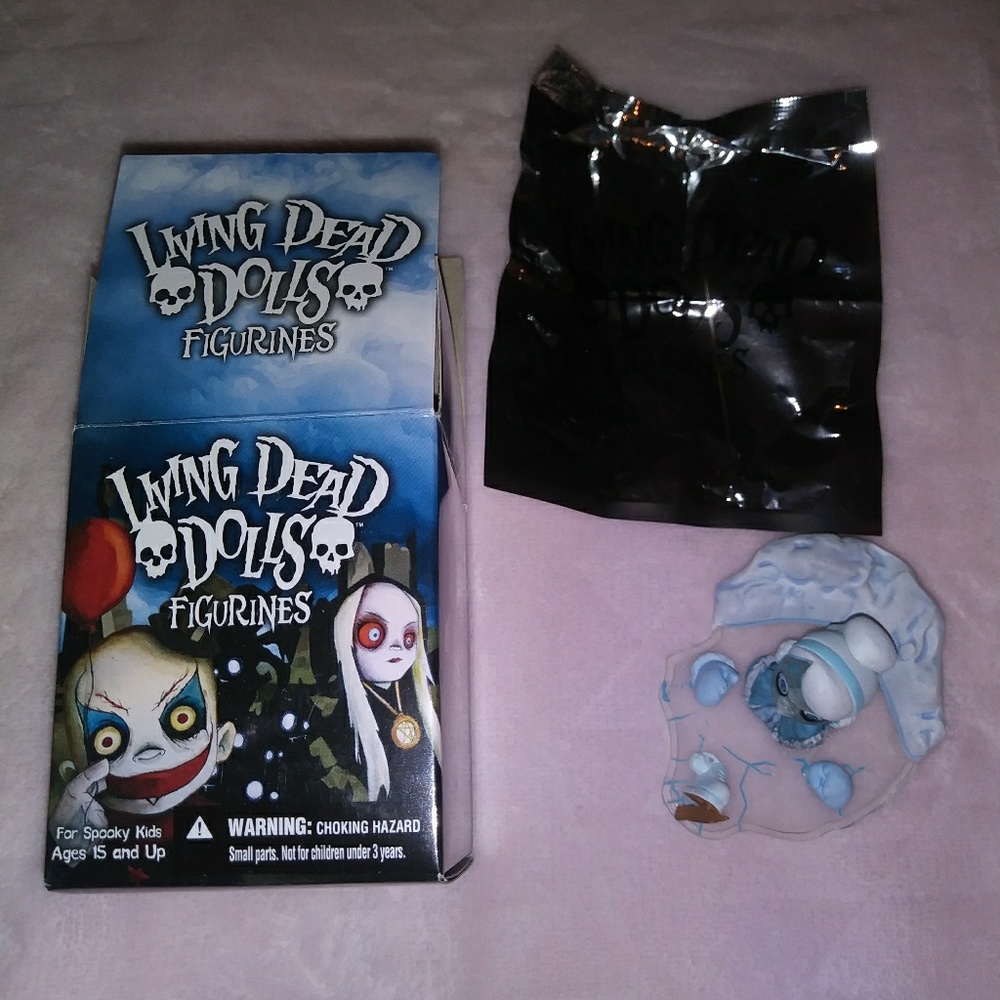 🌹🌷Sale 2 for $20 Living Dead Doll Open Charlotte